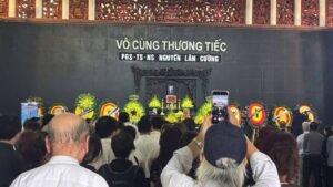 Lễ tiễn đưa và tâm sự của đồng nghiệp